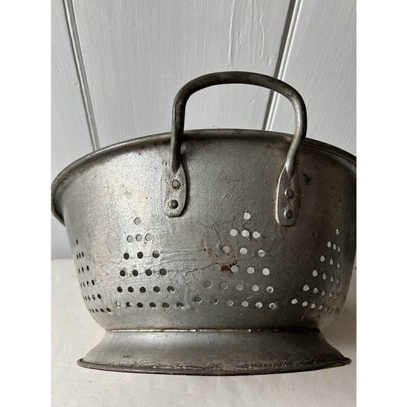 Antique dairy strainer kitchen colander oversized with handles barn find - Picture 4 of 8